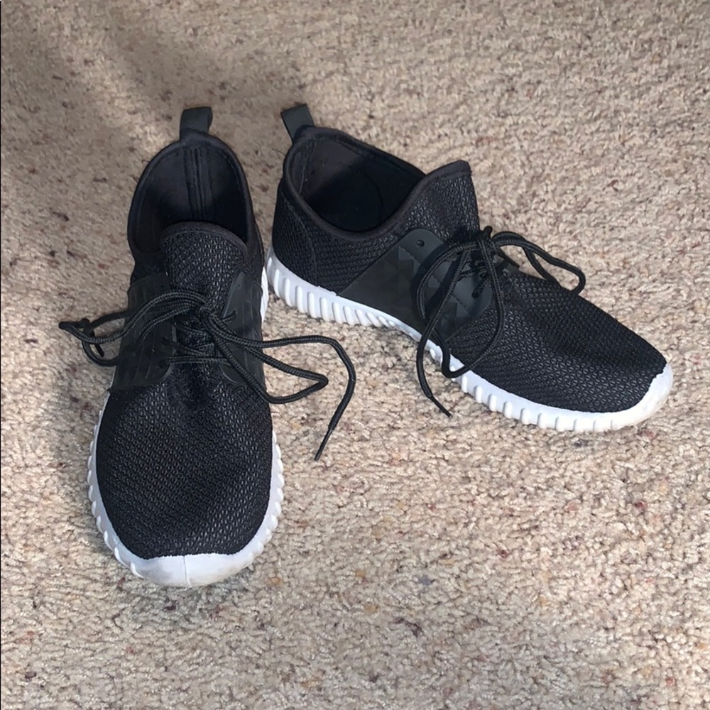 Tennis Shoes